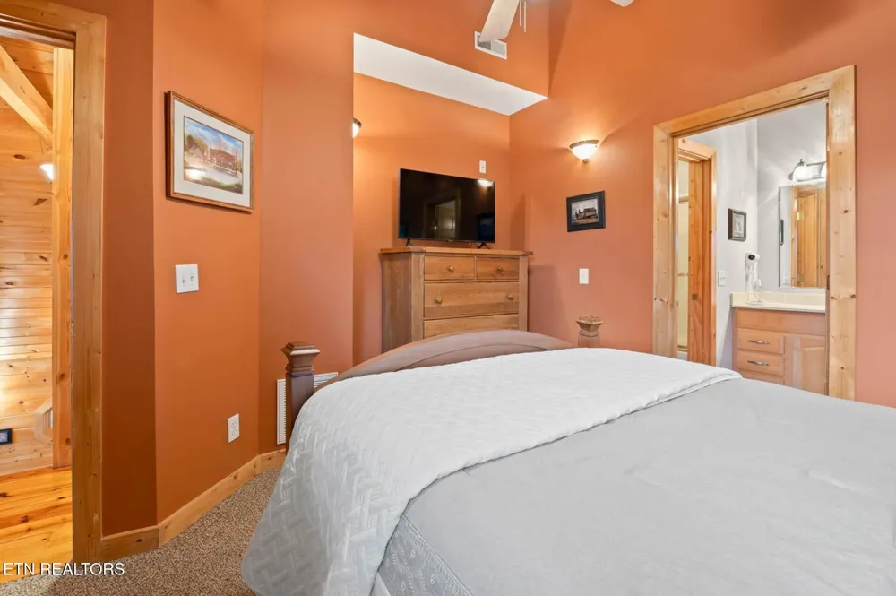 210 Meghans Way Townsend, TN 37882
