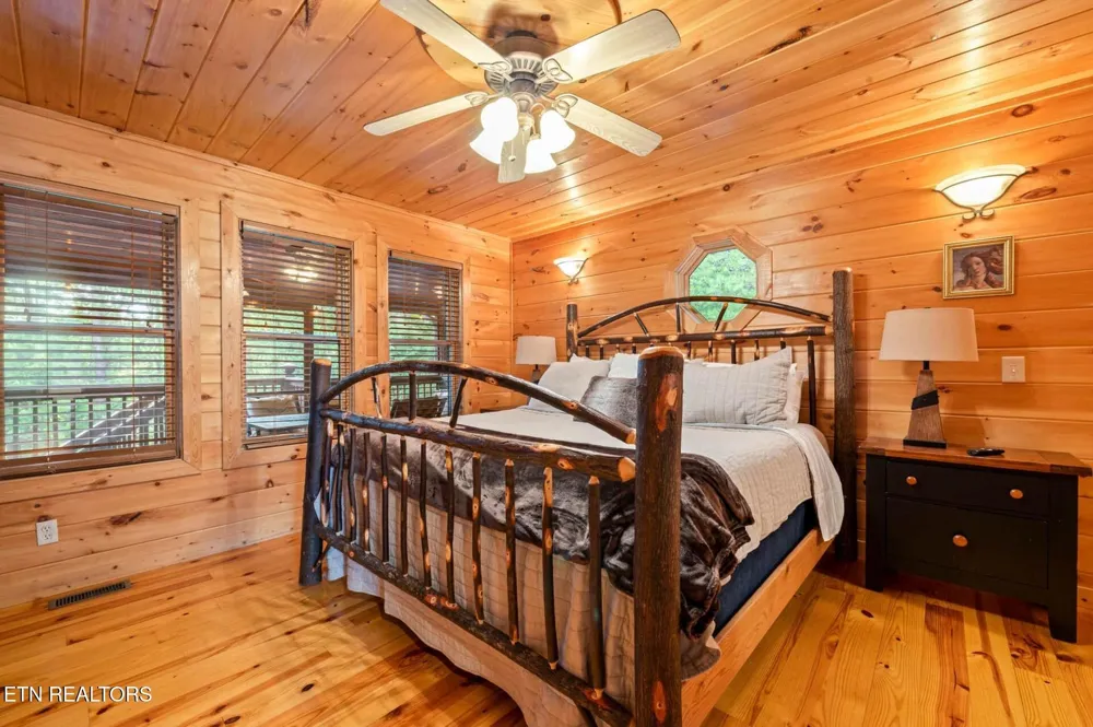 210 Meghans Way Townsend, TN 37882