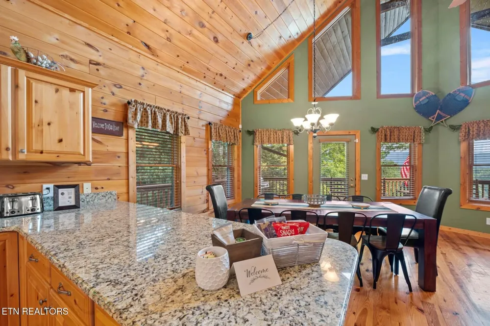 210 Meghans Way Townsend, TN 37882