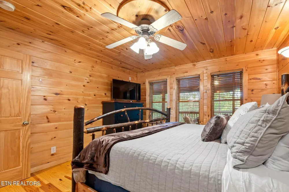 210 Meghans Way Townsend, TN 37882