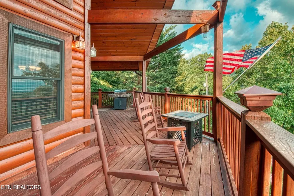 210 Meghans Way Townsend, TN 37882