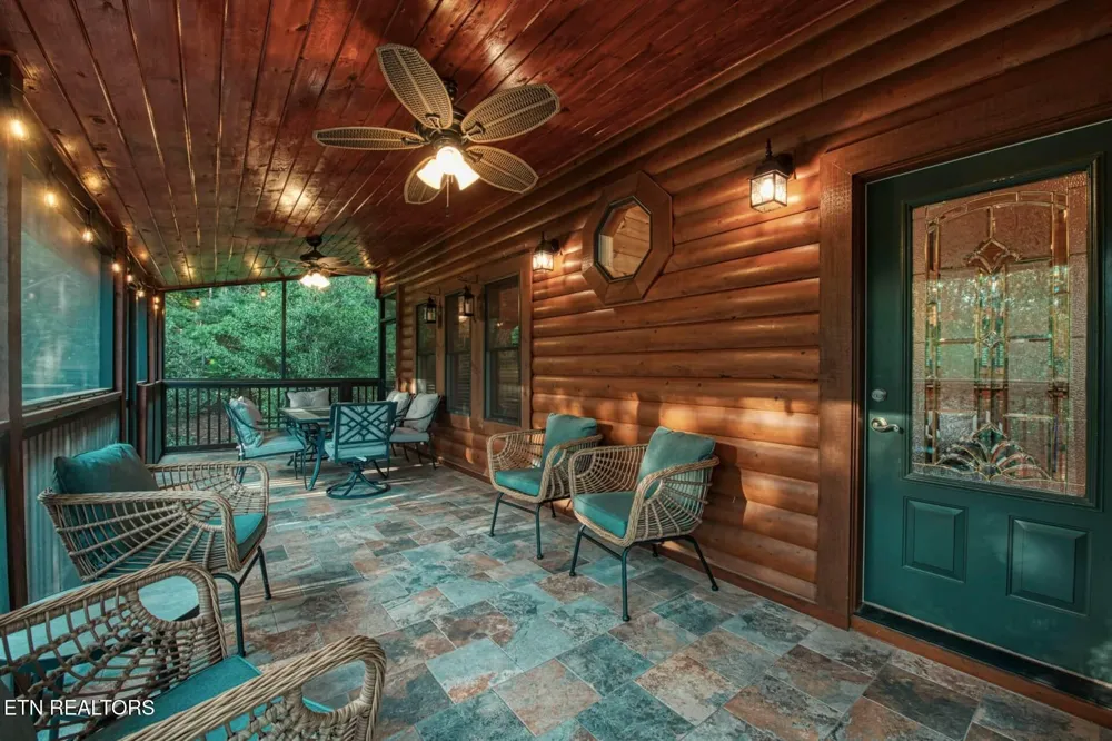 210 Meghans Way Townsend, TN 37882