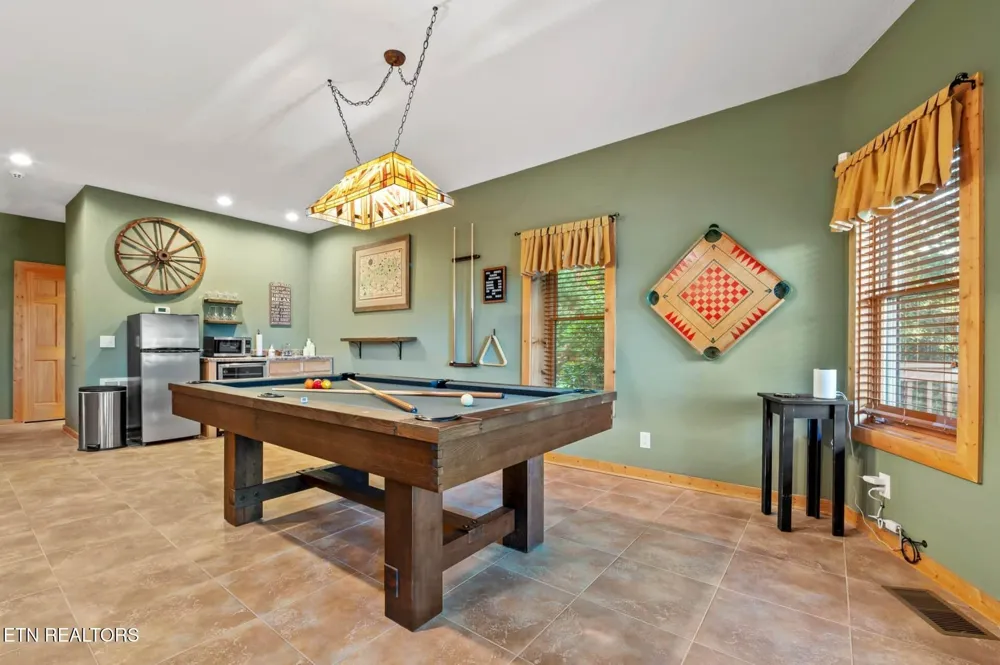 210 Meghans Way Townsend, TN 37882