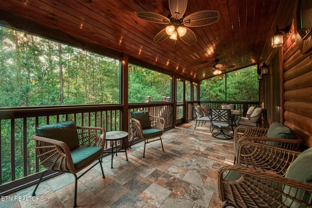210 Meghans Way Townsend, TN 37882