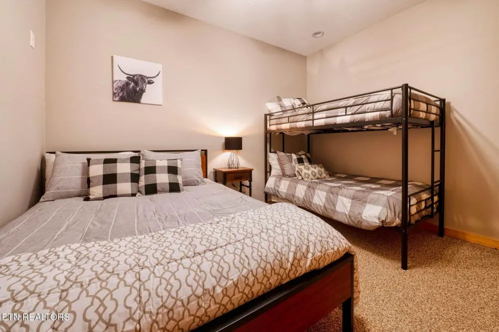 210 Meghans Way Townsend, TN 37882