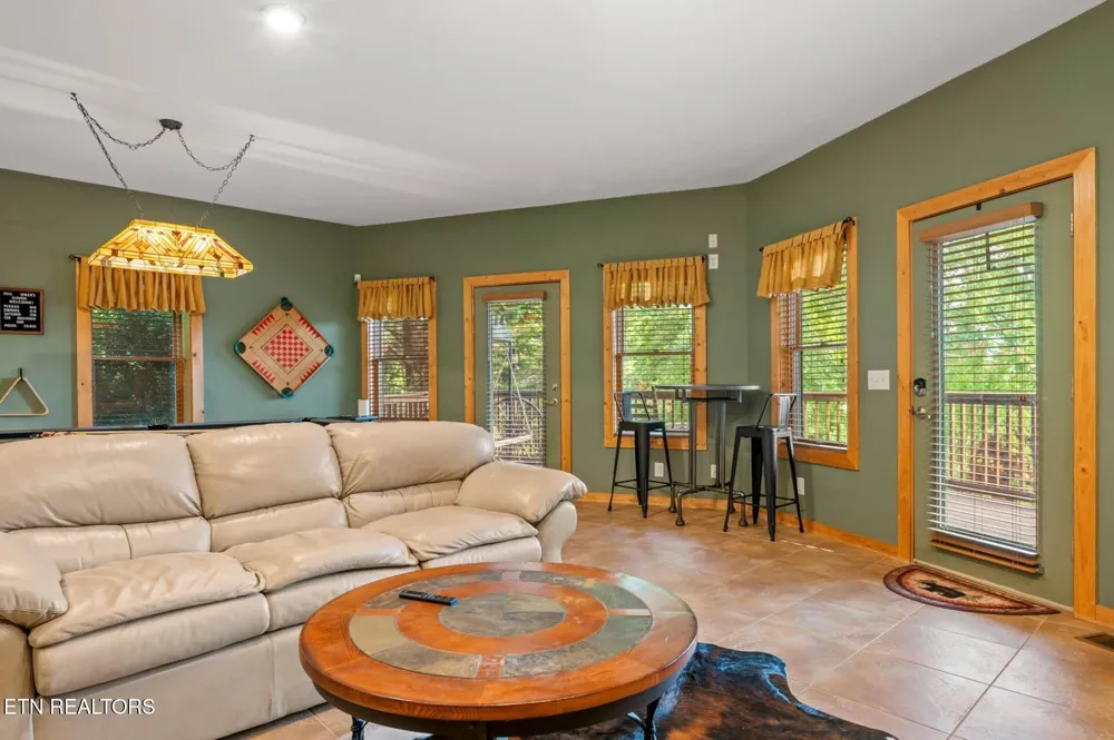 210 Meghans Way Townsend, TN 37882