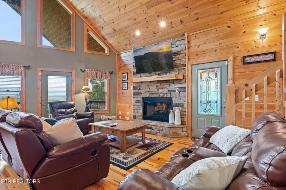210 Meghans Way Townsend, TN 37882