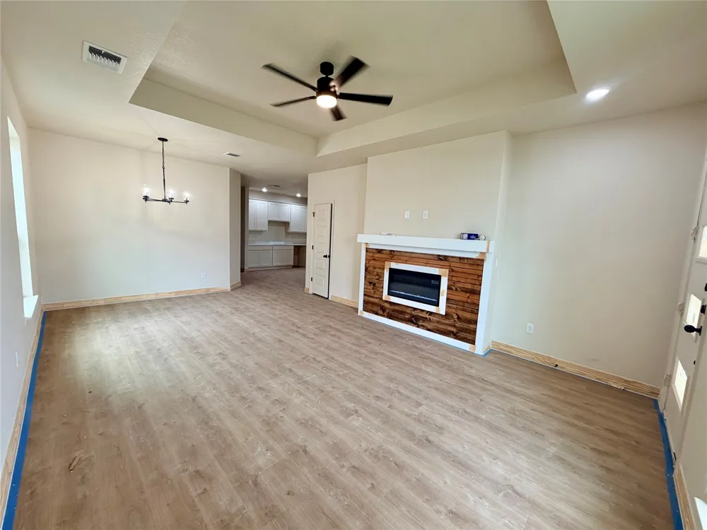 1305 Lone Pine Way Killeen, TX 76543