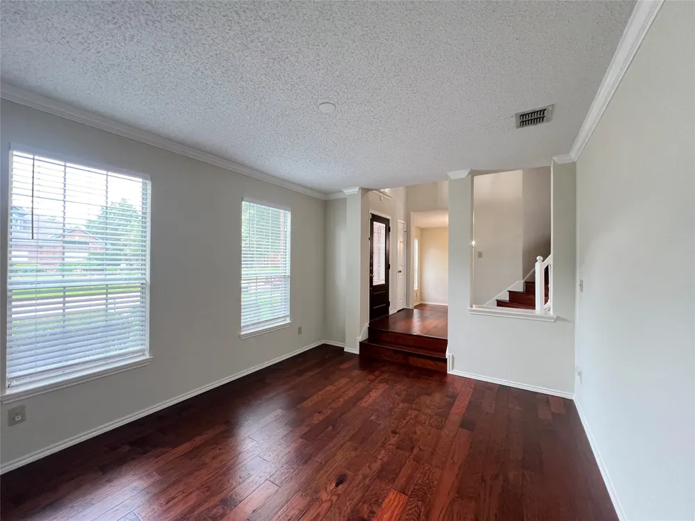 723 Sumner Drive Mesquite, TX 75149