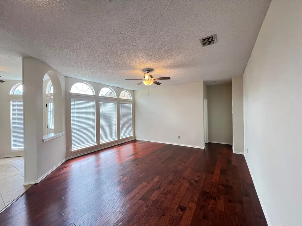723 Sumner Drive Mesquite, TX 75149