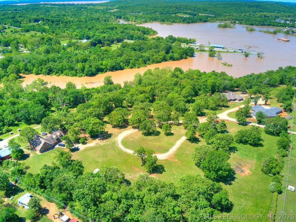 418210 E 1200 Eufaula, OK 74432