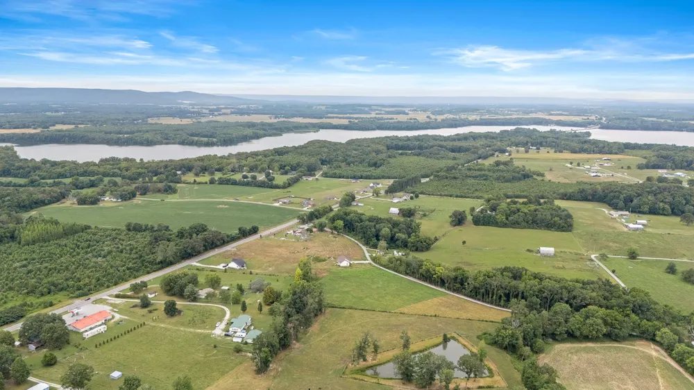 134 Lightfoot Ln Estill Springs, TN 37330