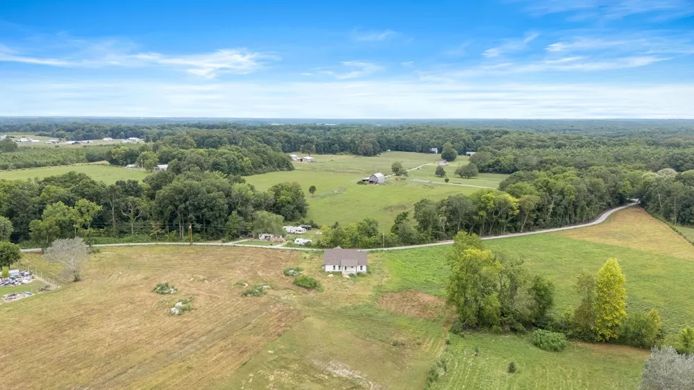 134 Lightfoot Ln Estill Springs, TN 37330