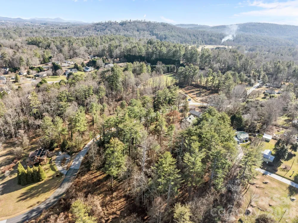 114 Oscelake Way Hendersonville, NC 28739
