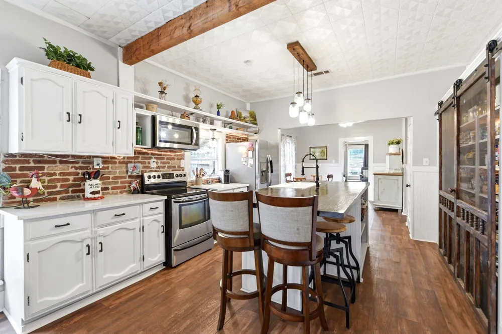 9282 State Highway 75 S New Waverly, TX 77358