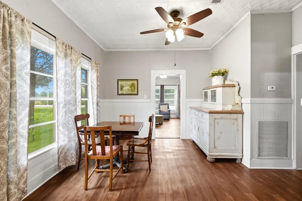 9282 State Highway 75 S New Waverly, TX 77358