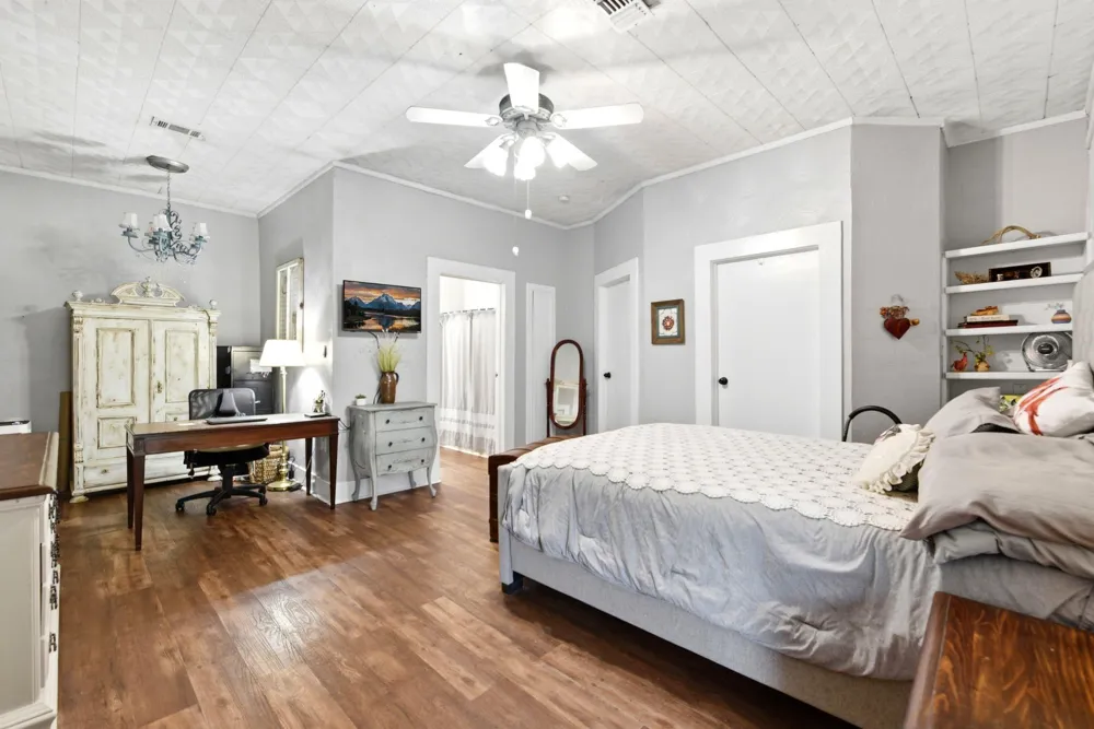 9282 State Highway 75 S New Waverly, TX 77358