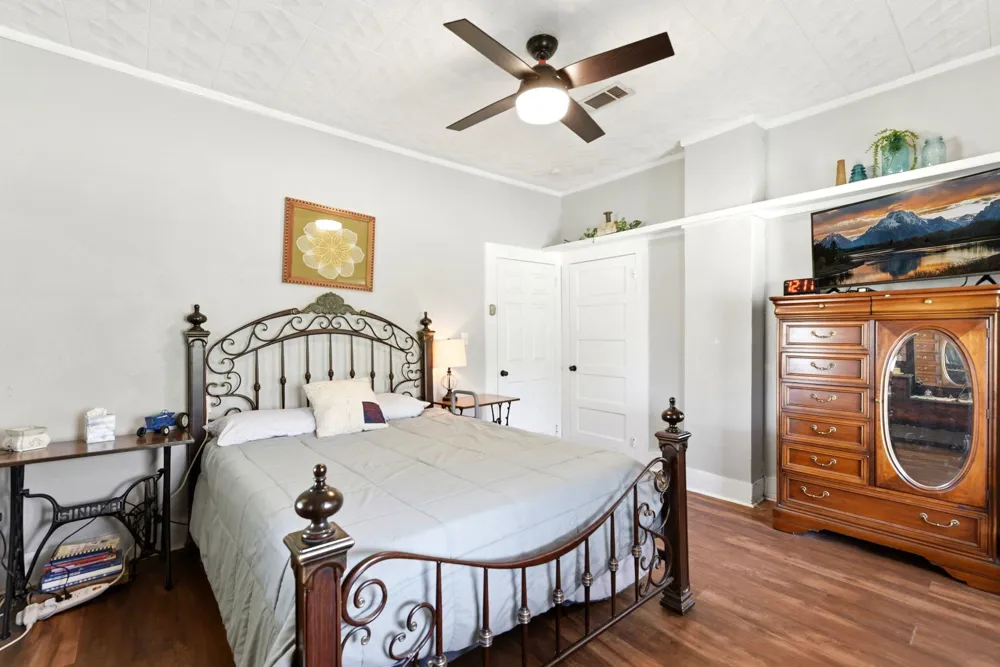 9282 State Highway 75 S New Waverly, TX 77358