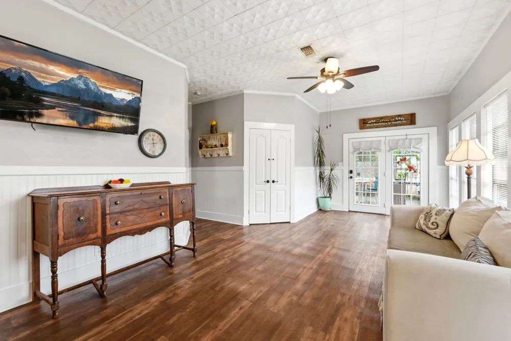 9282 State Highway 75 S New Waverly, TX 77358