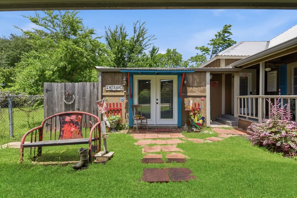 9282 State Highway 75 S New Waverly, TX 77358