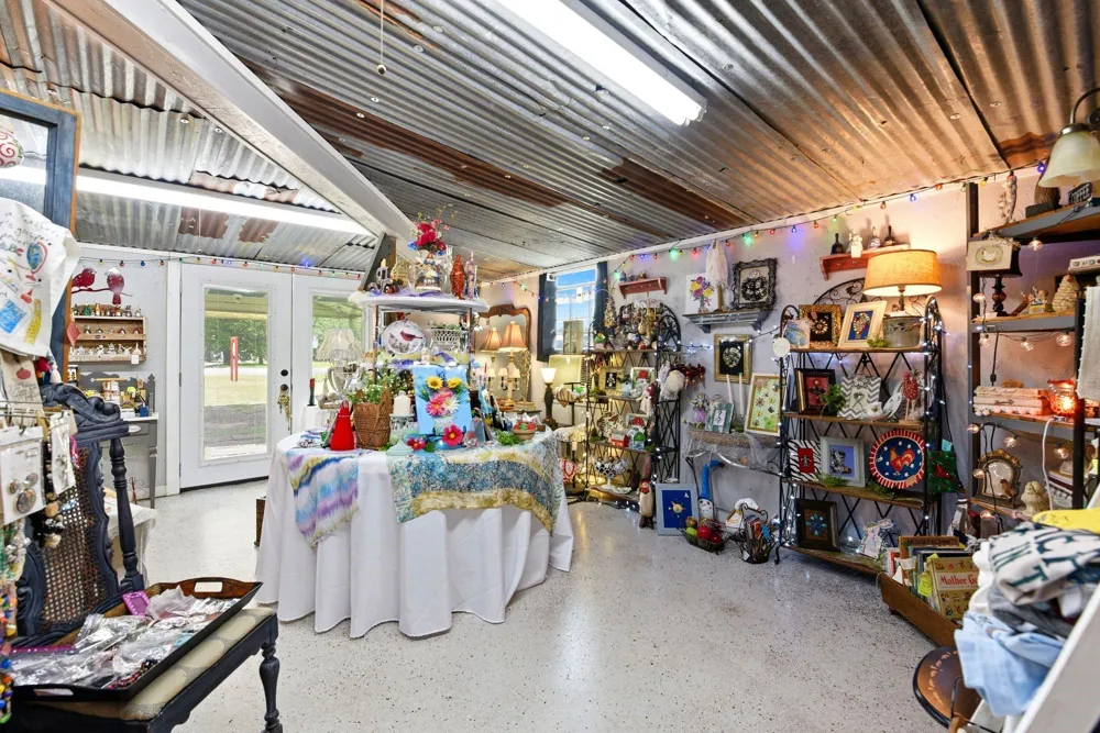 9282 State Highway 75 S New Waverly, TX 77358