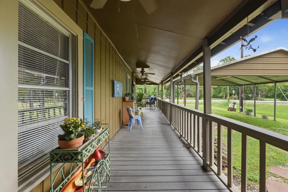 9282 State Highway 75 S New Waverly, TX 77358