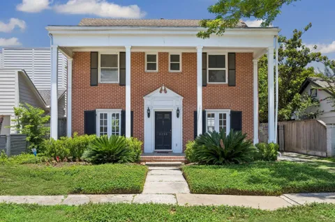 2230 Sul Ross Street