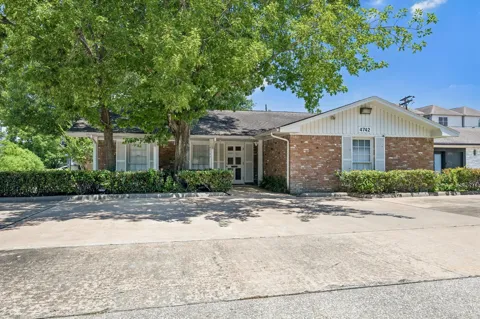 4742 W Alabama Street #1