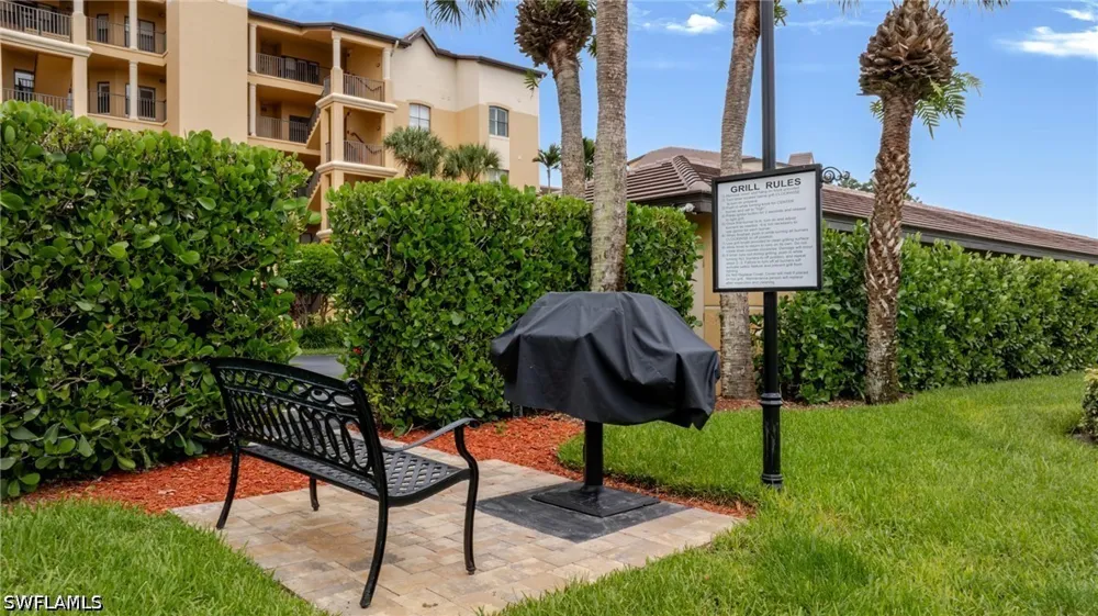 Vintage Circle #103 Naples, FL 34119