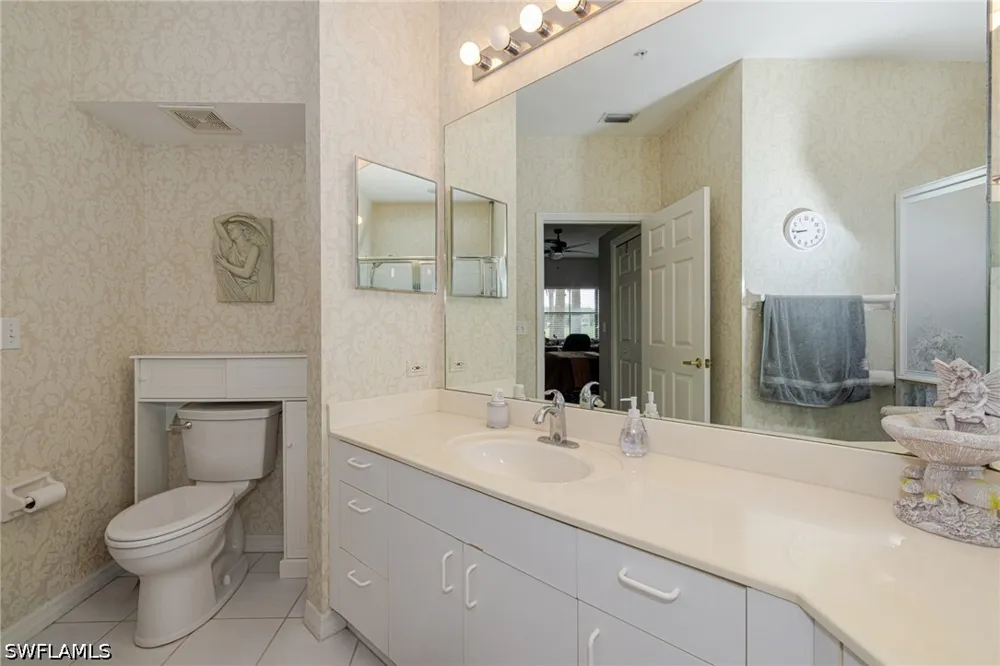 Vintage Circle #103 Naples, FL 34119