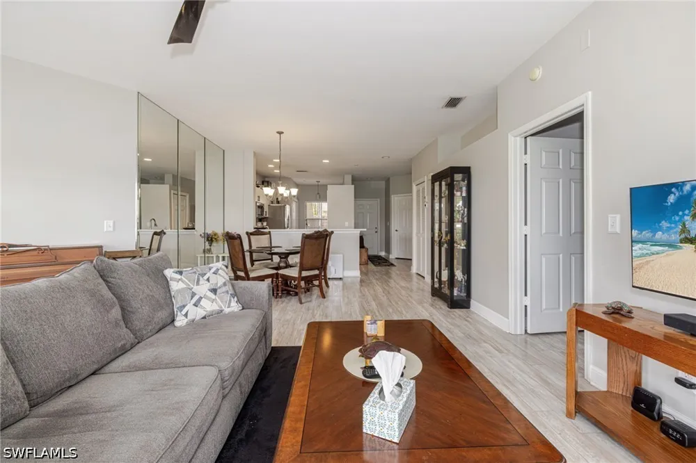 Vintage Circle #103 Naples, FL 34119