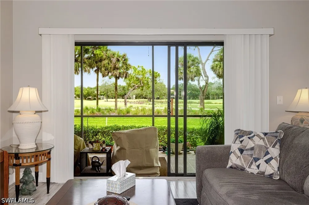 Vintage Circle #103 Naples, FL 34119
