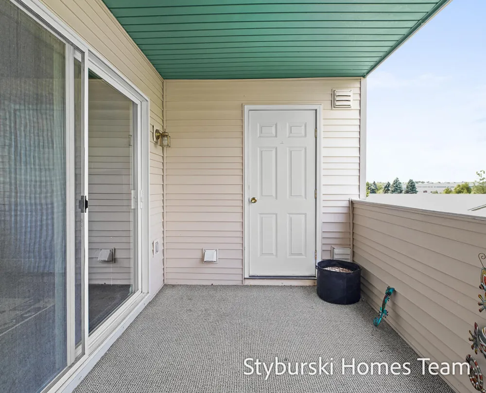 5877 Crosswinds Drive #31 Norton Shores City, MI 49444