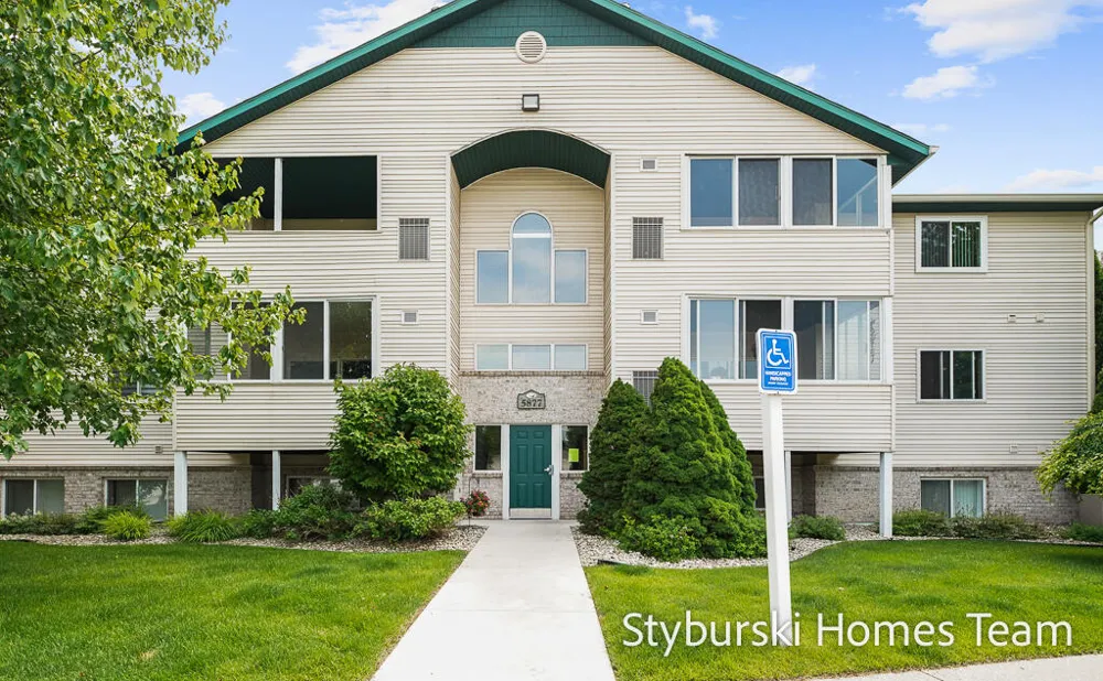 5877 Crosswinds Drive #31 Norton Shores City, MI 49444