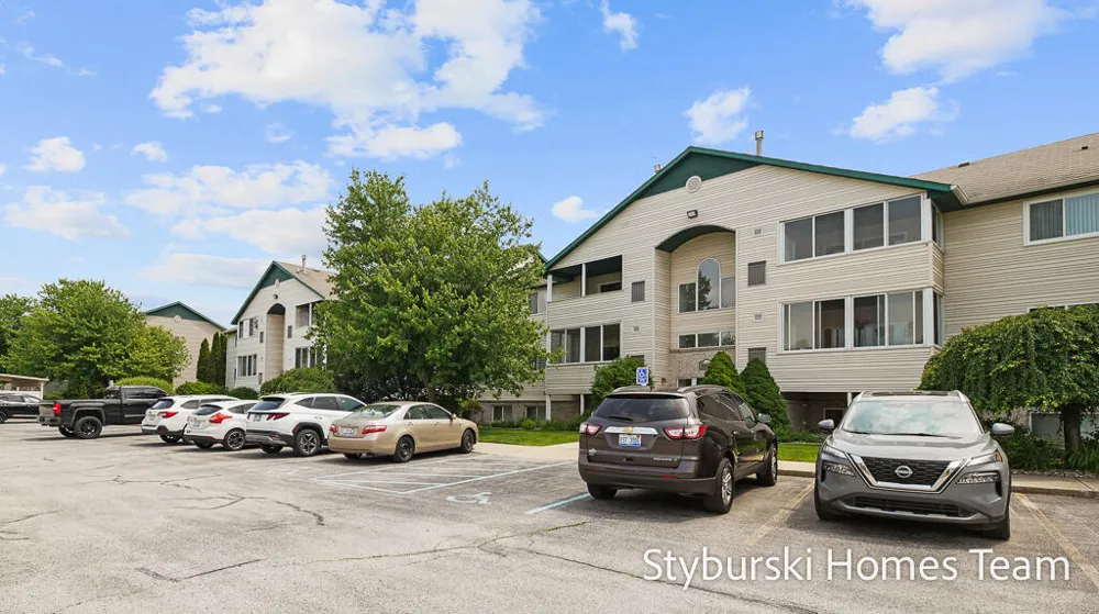5877 Crosswinds Drive #31 Norton Shores City, MI 49444