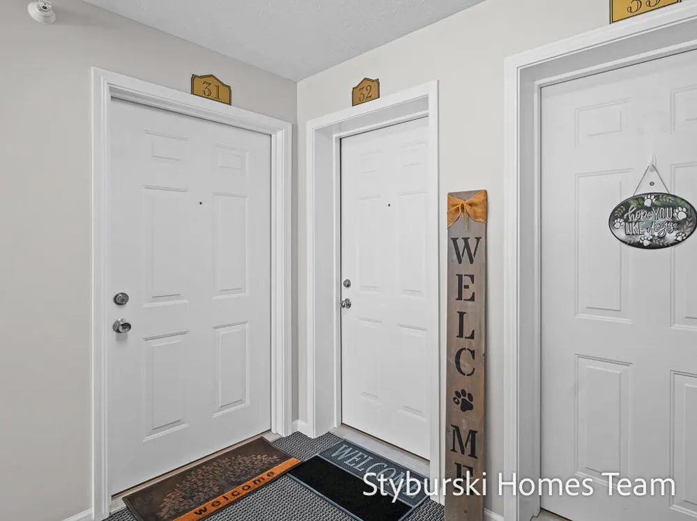 5877 Crosswinds Drive #31 Norton Shores City, MI 49444