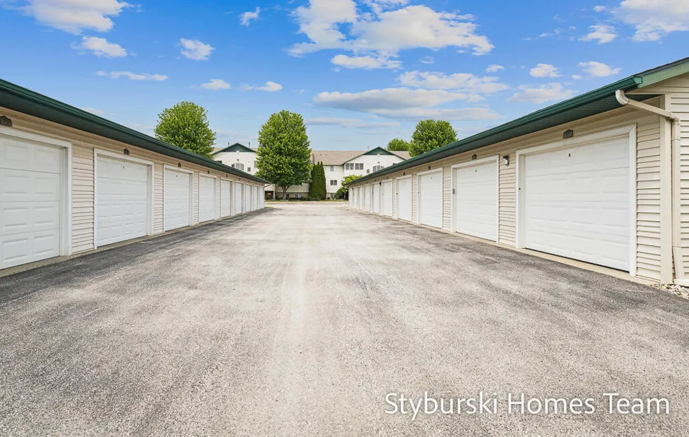 5877 Crosswinds Drive #31 Norton Shores City, MI 49444