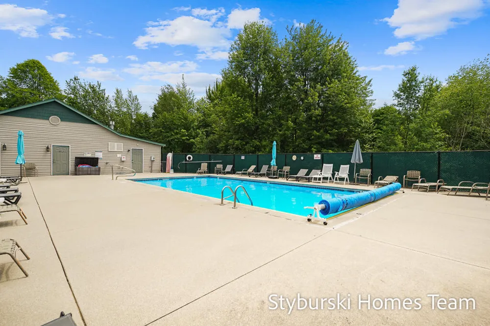 5877 Crosswinds Drive #31 Norton Shores City, MI 49444