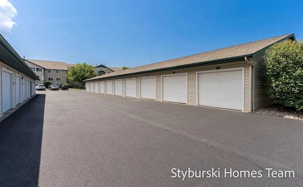 5877 Crosswinds Drive #31 Norton Shores City, MI 49444