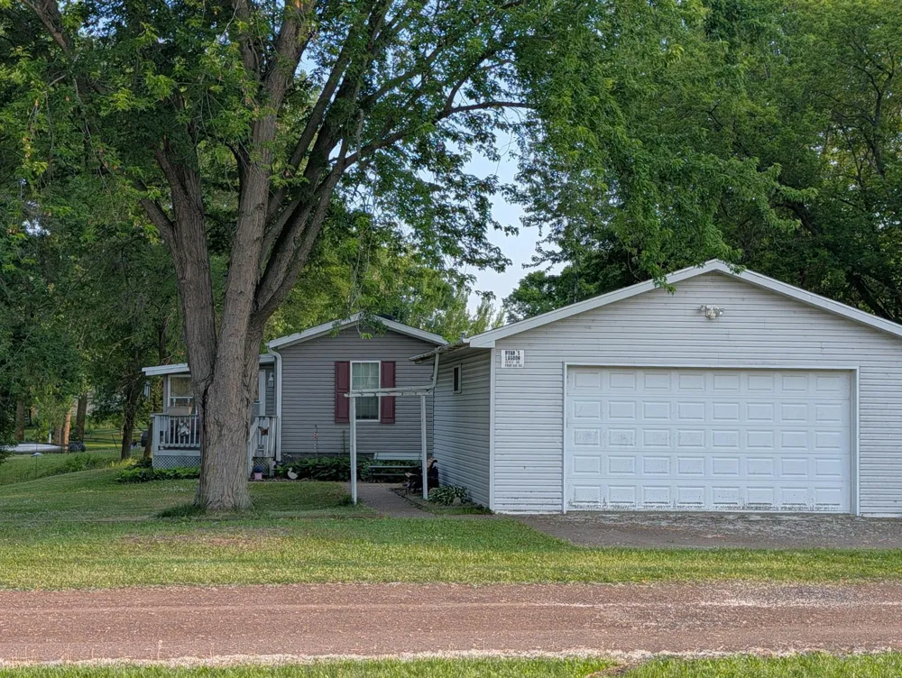 10966 S Frontage Road Pine City, MN 55063