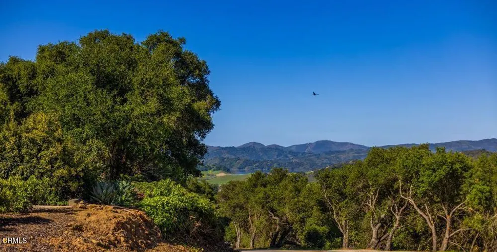 669 Highland Drive Ojai, CA 93023