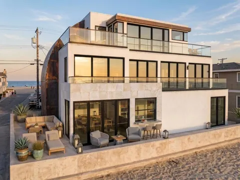 701 Sunset Ct