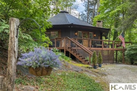 205 Skyline Lodge Road