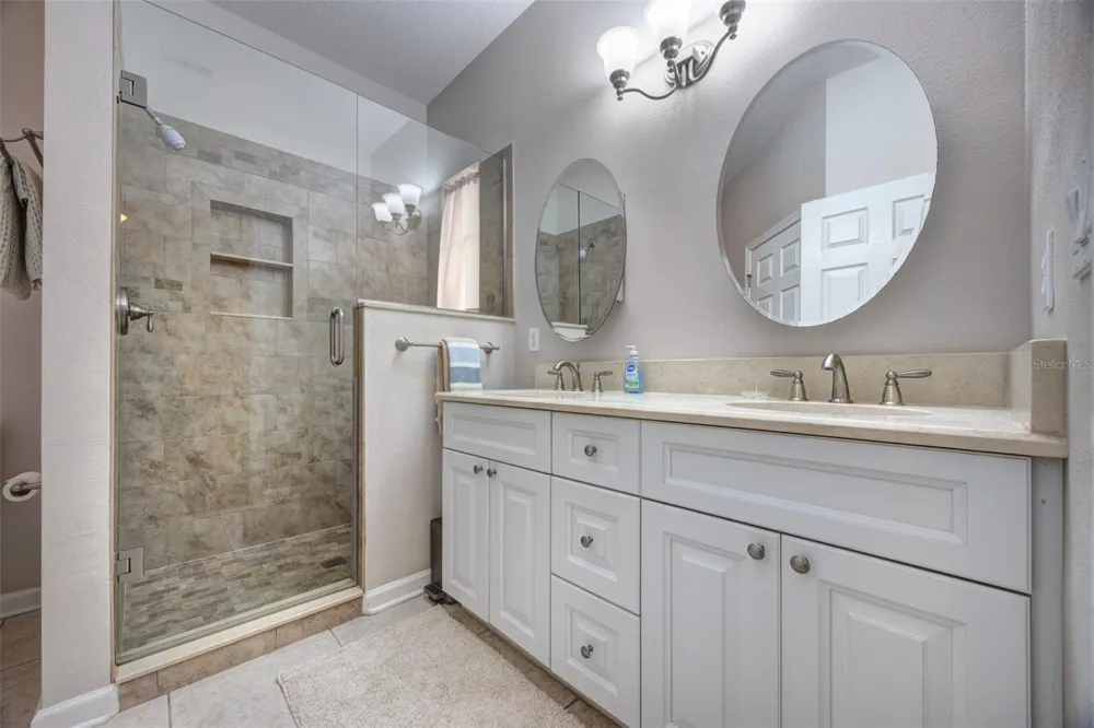 901 WYNBROOK LANE Deland, FL 32724