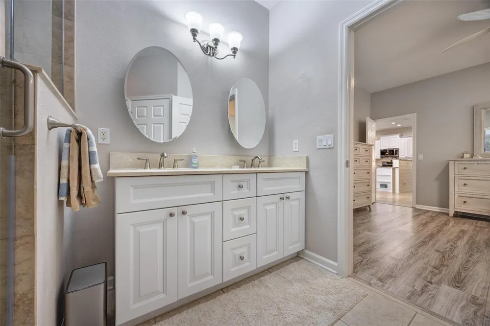 901 WYNBROOK LANE Deland, FL 32724