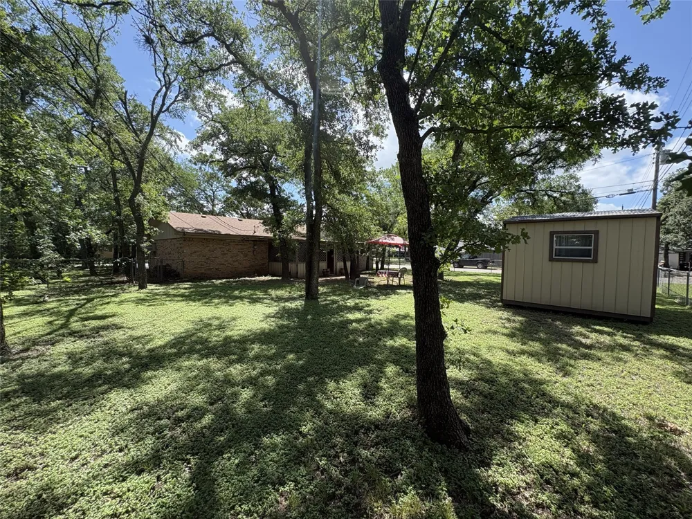 212 S Norma Drive Lacy Lakeview, TX 76705