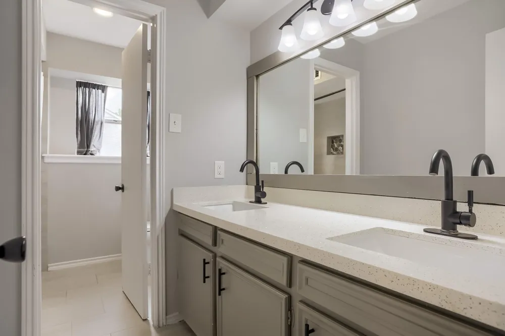 16505 Cornwall Street Jersey Village, TX 77040
