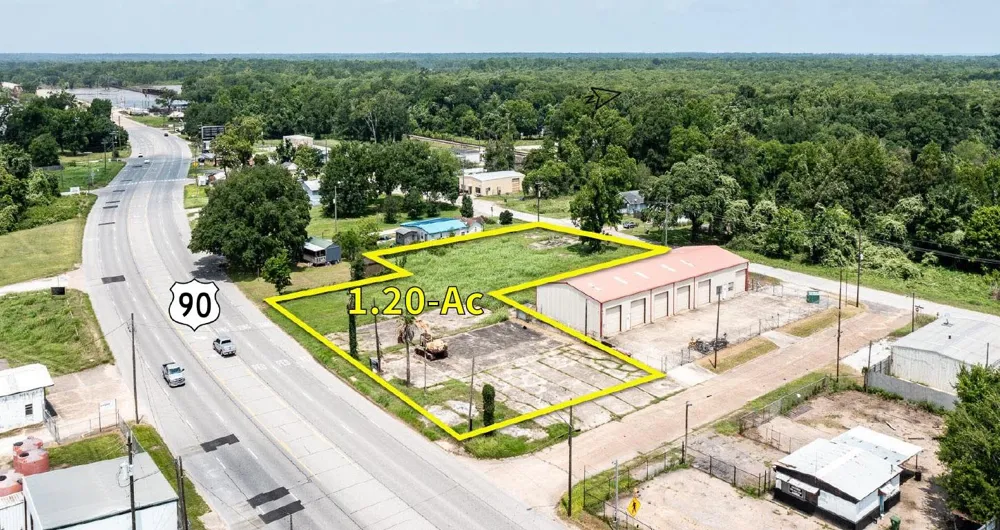 915 Highway 90 Liberty, TX 77575