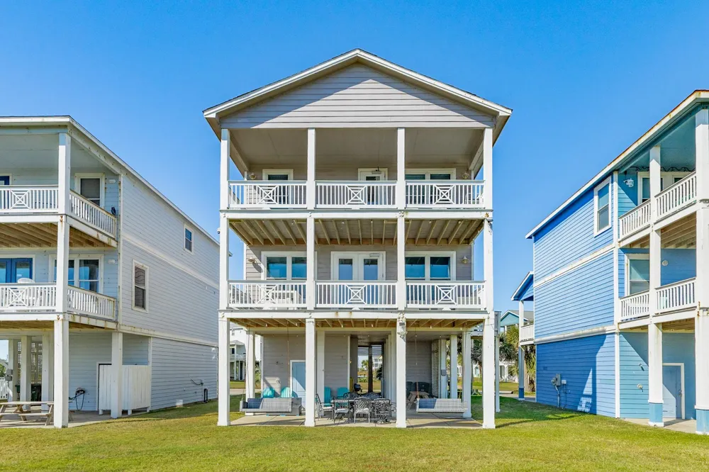 4215 Green Heron Drive Galveston, TX 77554