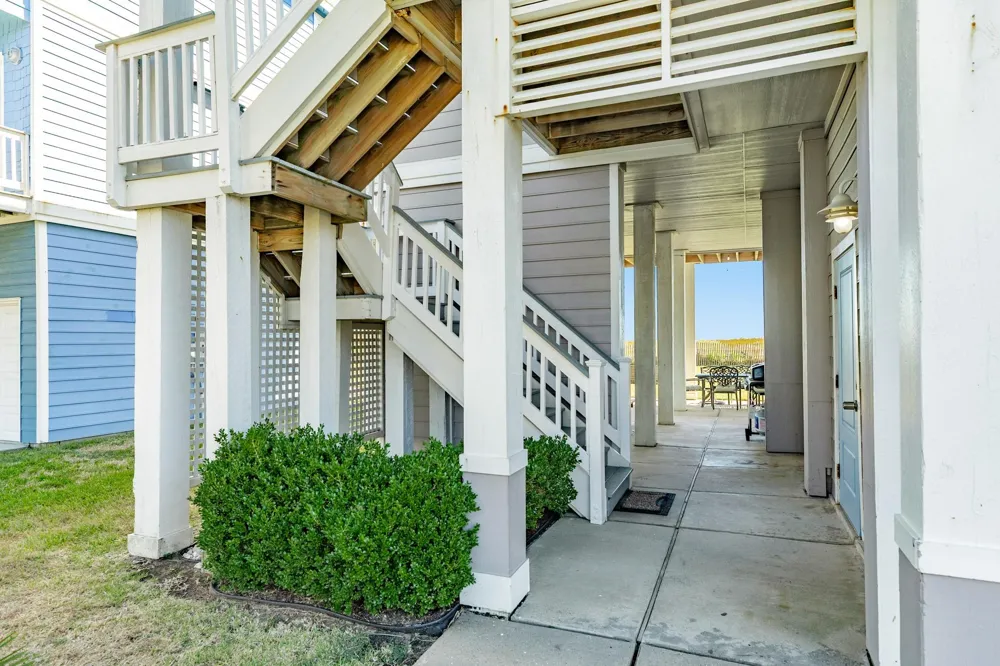 4215 Green Heron Drive Galveston, TX 77554